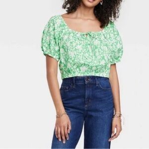 Universal Thread Women's Green Floral Short Sleeve Peasant Top